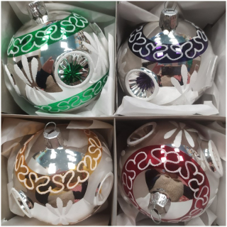 Retro vánoční koule píchaná