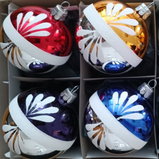 Retro vánoční koule pruh