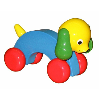 Dřevěný pejsek na kolečkách